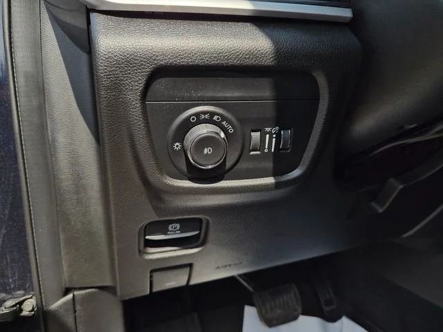 Used 2023 Black Jeep Limited image 18