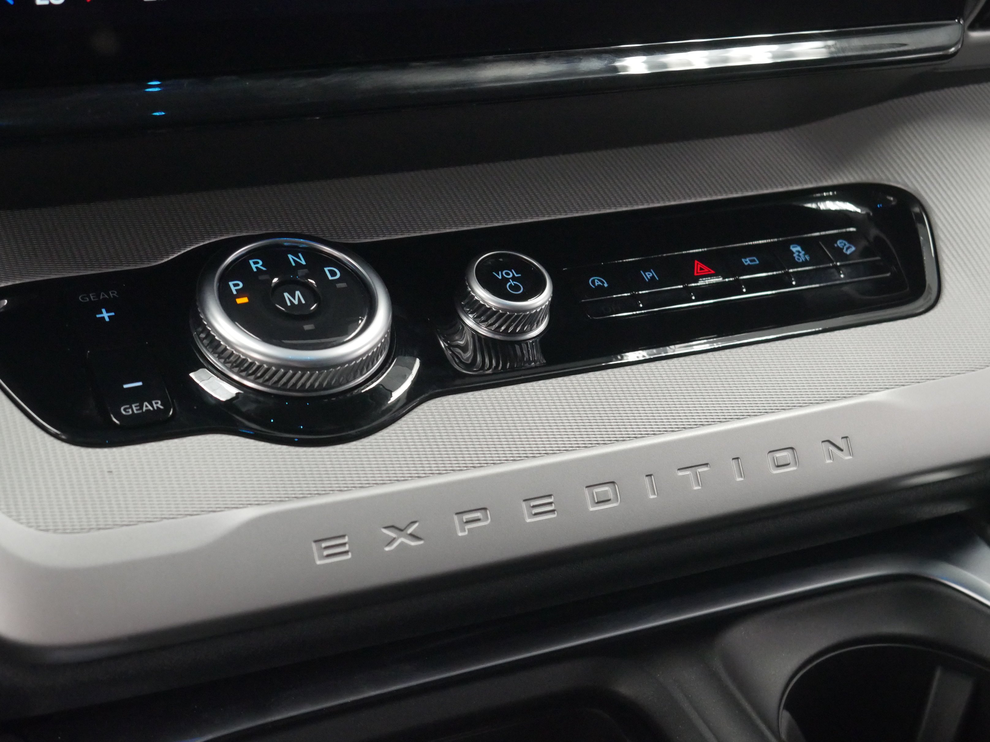New 2027 Nocturnal Blue Metallic Ford Active image 17