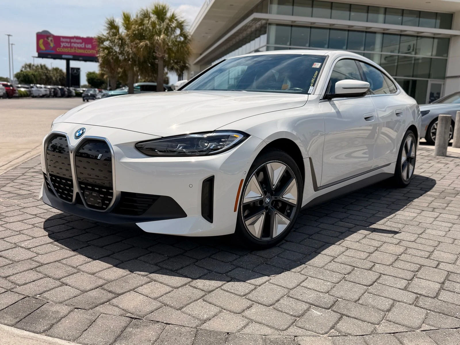 2023 BMW i4 eDrive40's photo