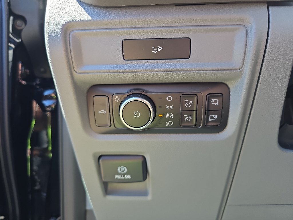 New 2026 Agate Black Metallic Ford XLT image 14