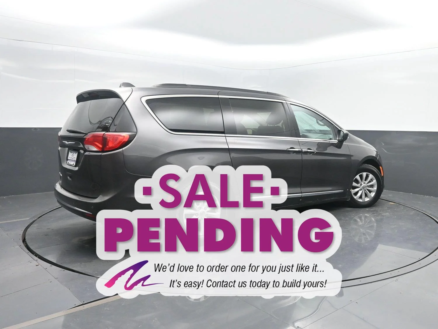 Used 2017 Chrysler Pacifica Touring-L with VIN 2C4RC1BG7HR705068 for sale in Charles City, IA
