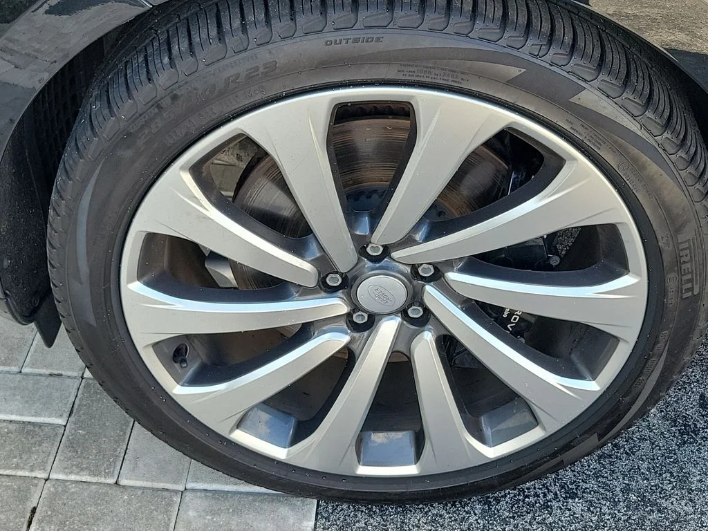 Used 2023 Black Land Rover Autobiography image 7