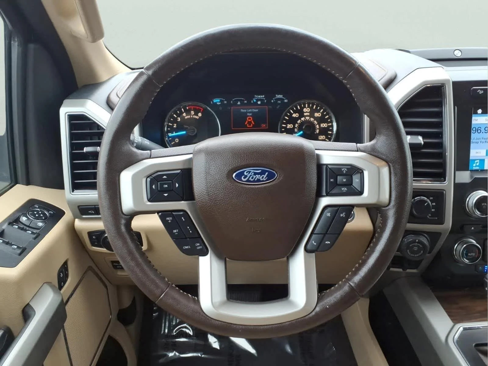 Used 2018 Magma Red/Stone Gray Ford LARIAT image 18