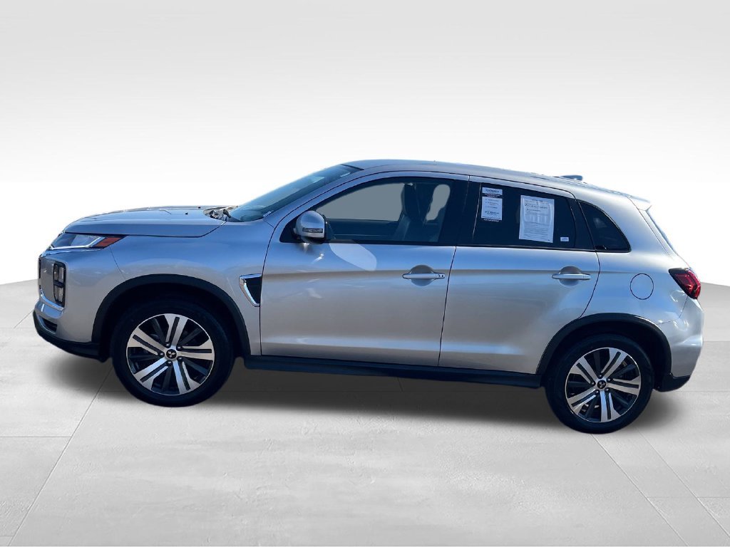 Used 2025 Silver Mitsubishi  image 2