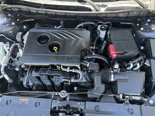 Used 2020 Blue Nissan 2.5 SL image 31