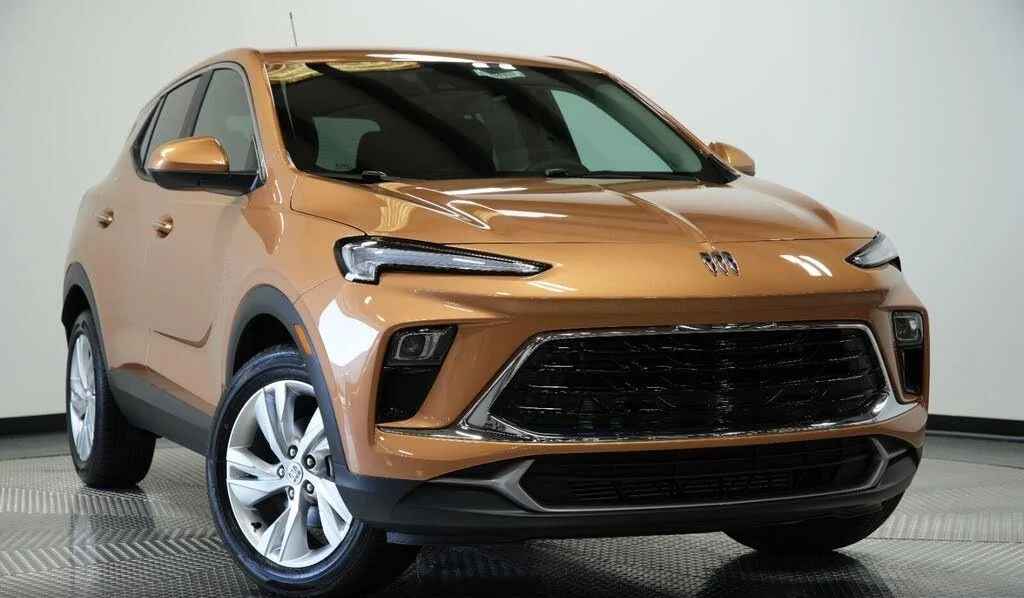 Used 2025 Gold Buick Preferred image 1