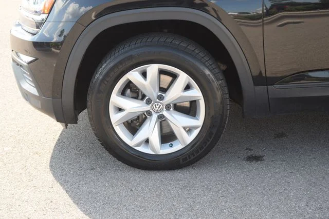 Used 2018 Black Volkswagen Launch Edition image 28