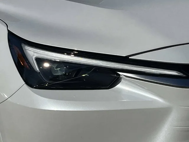 Certified Used 2026 PLATINUM WHITE PEARL MC. Lexus 350 Premium image 9