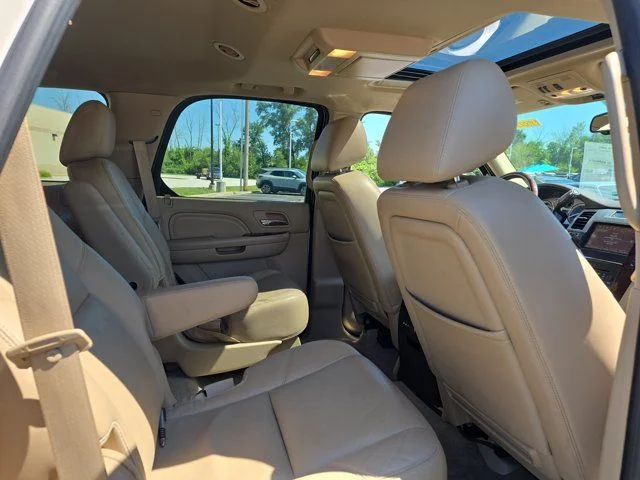 Used 2014 White Cadillac Premium image 9