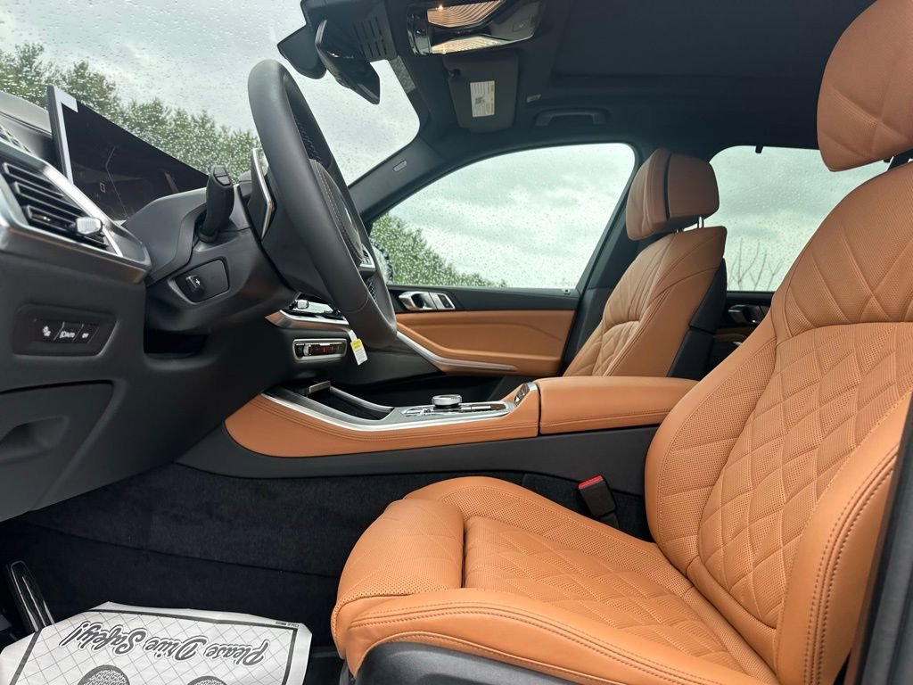 New 2026 Dravit Grey Metallic BMW M60i image 14