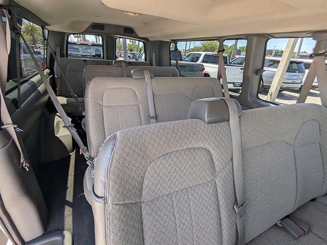 2024 Chevrolet Express Passenger LT - Photo 17