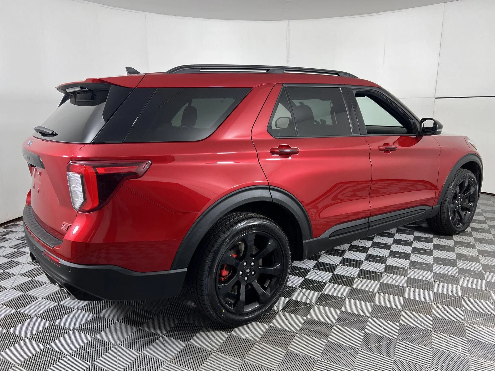 Used 2023 Rapid Red Metallic Tinted Clearcoat Ford ST image 11