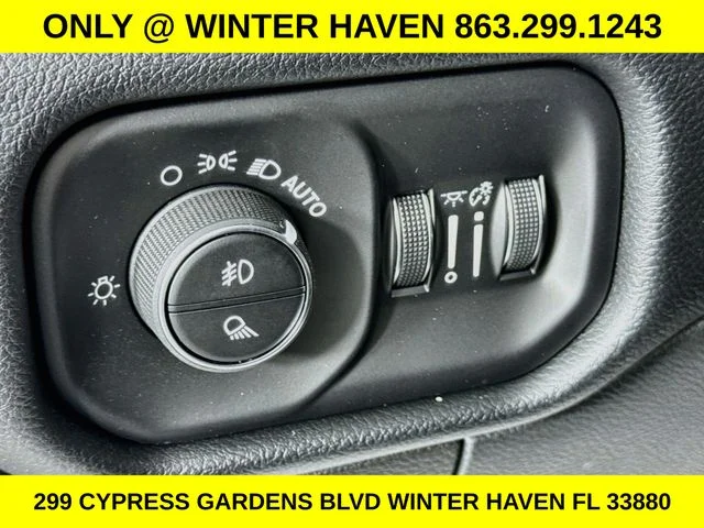 Used 2022 White Ram Laramie image 10