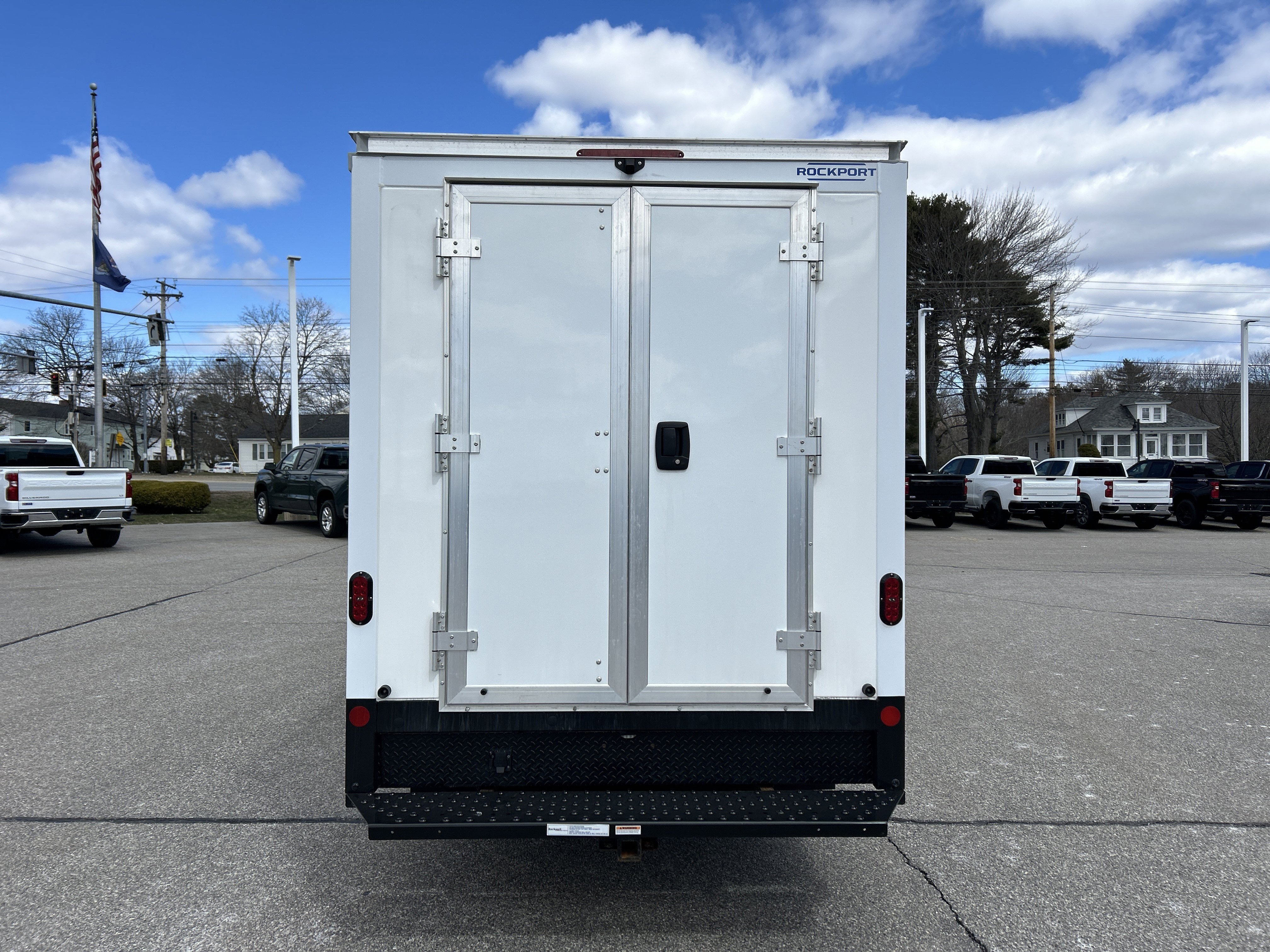 New 2026 Summit White Chevrolet 1WT image 4
