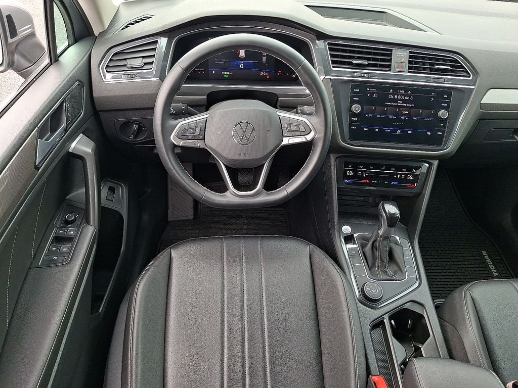 Used 2022  Volkswagen 2.0T SE image 11
