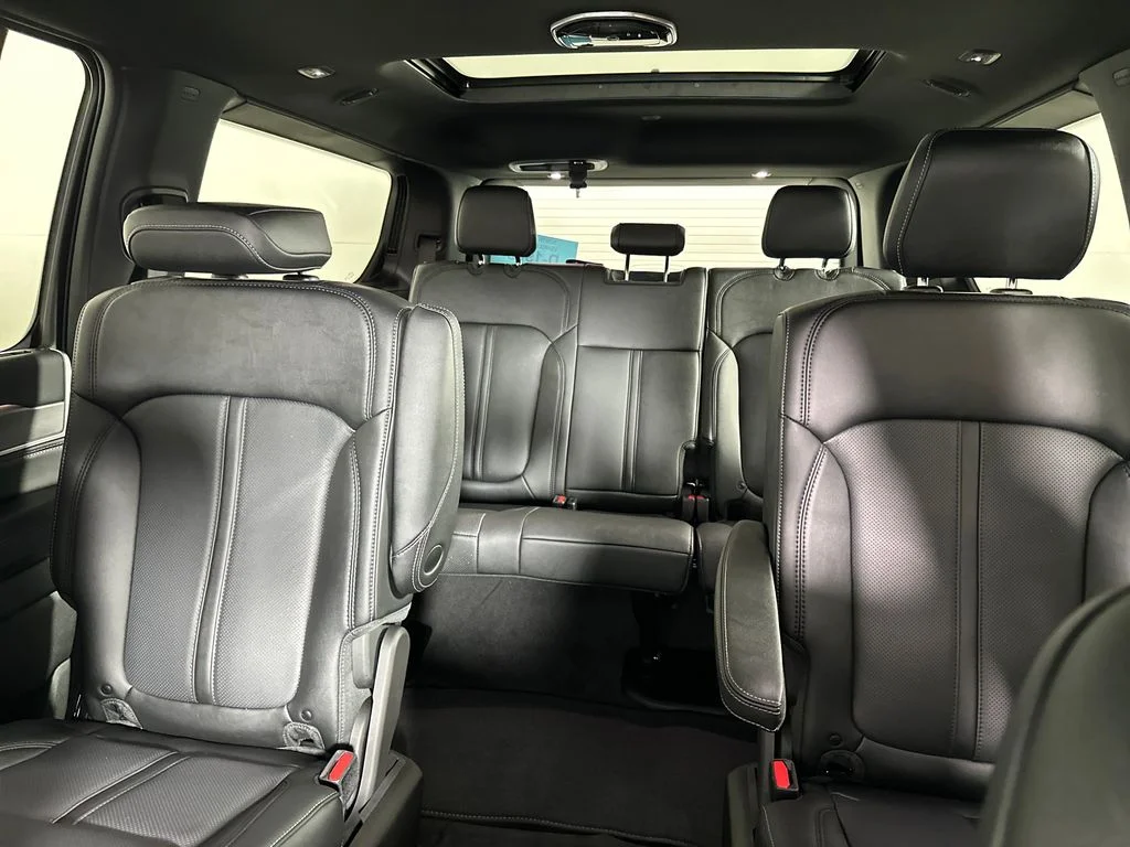 New 2026 Steel Blue Exterior Paint Jeep Limited Reserve image 14