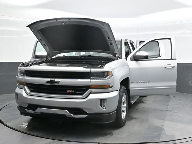 Used 2018 Silver Chevrolet LT image 30