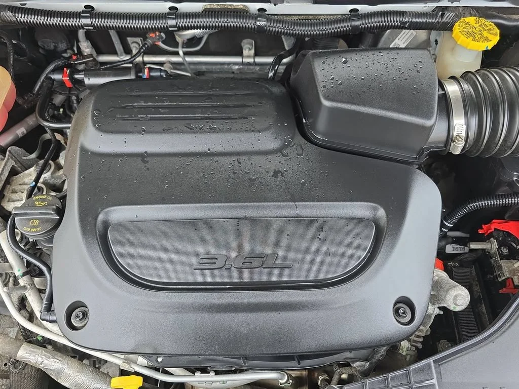 Used 2023 White Chrysler LX image 31