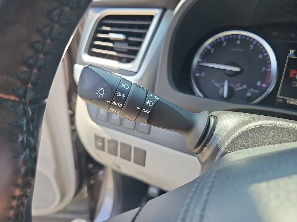 Used 2018 Gray Toyota XLE image 26