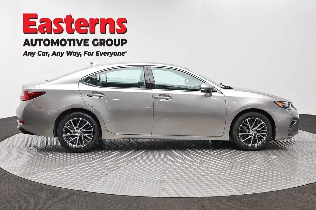 Used 2016 Silver Lexus 350 image 4