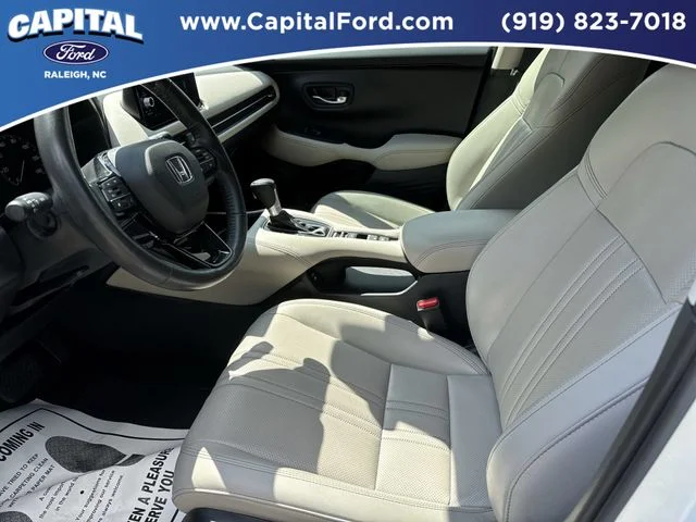 Used 2024 White Honda EX-L image 19