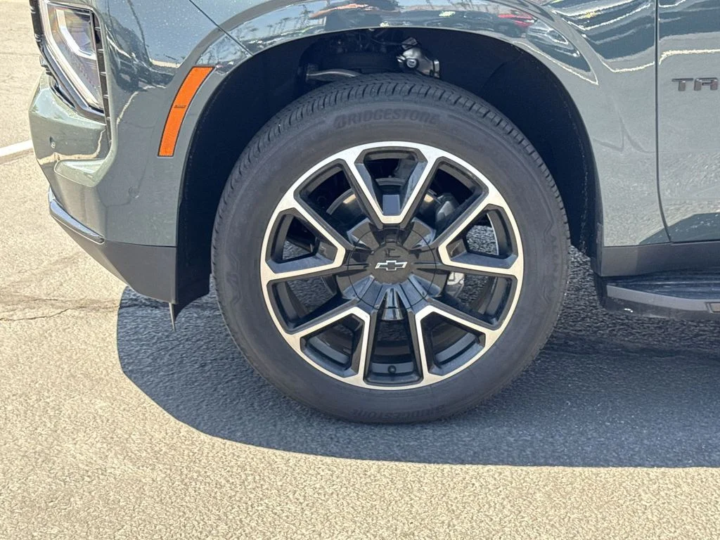 Used 2025 Gray Chevrolet RST image 34