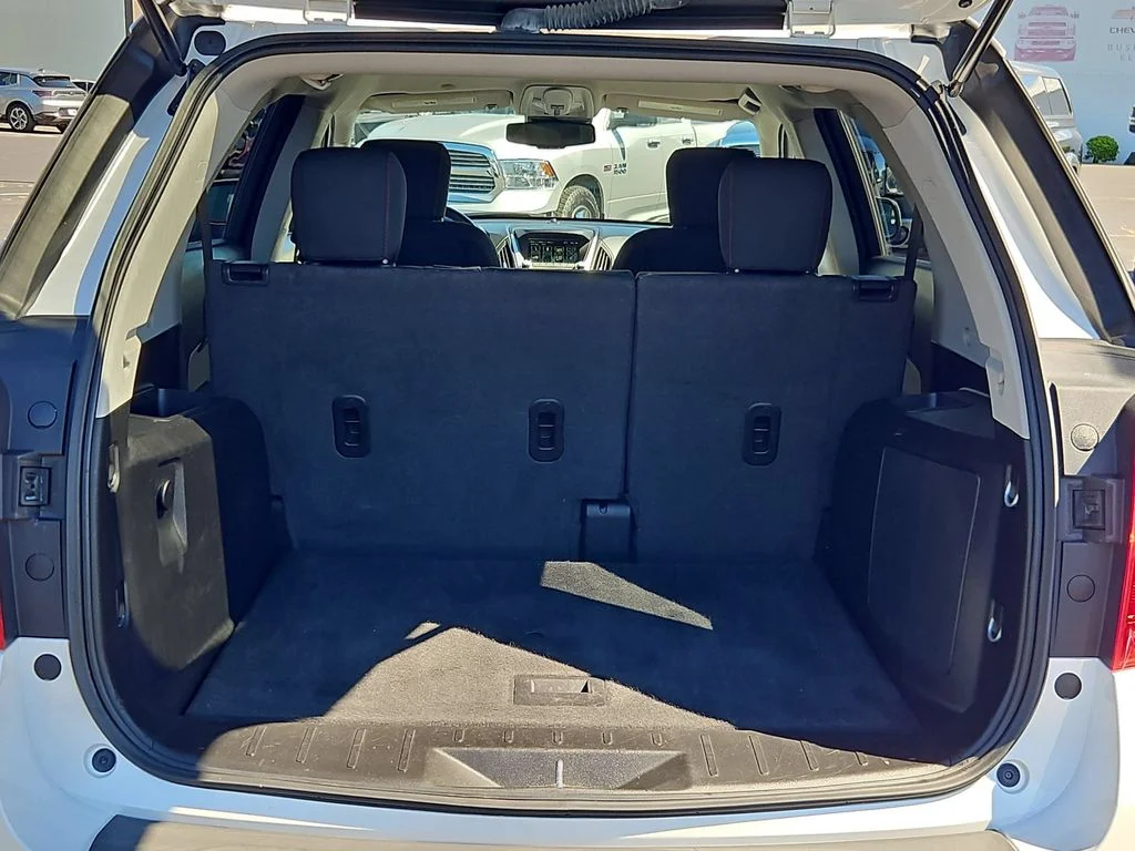 Used 2016 Iridescent Pearl Tricoat Chevrolet LT image 24