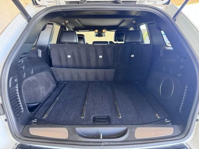 Used 2014 White Jeep Limited image 25