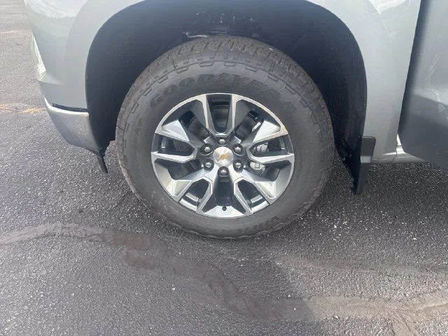 New 2026 Sterling Gray Metallic Chevrolet LT image 29