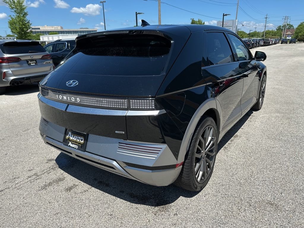 Used 2023 Black Hyundai Limited image 7