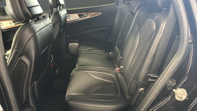 Used 2020 Infinite Black Lincoln Reserve image 23