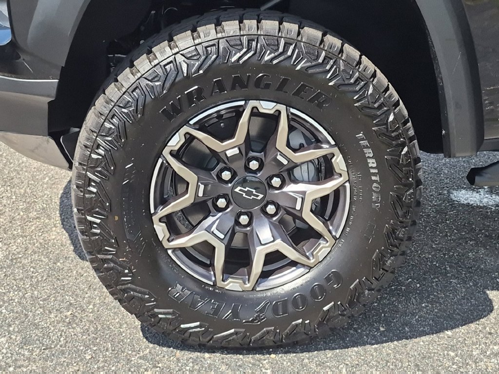 2026 Chevrolet Colorado ZR2 - Photo 11