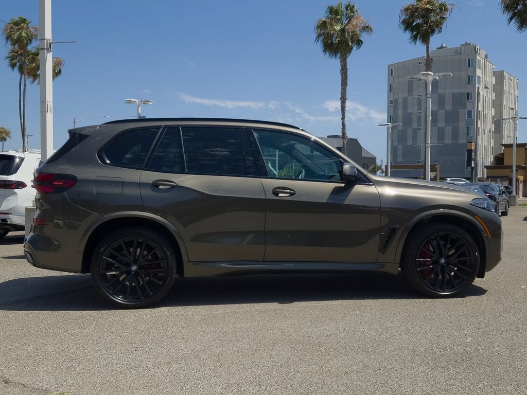 New 2026 Manhattan Green Metallic BMW xDrive40i image 4