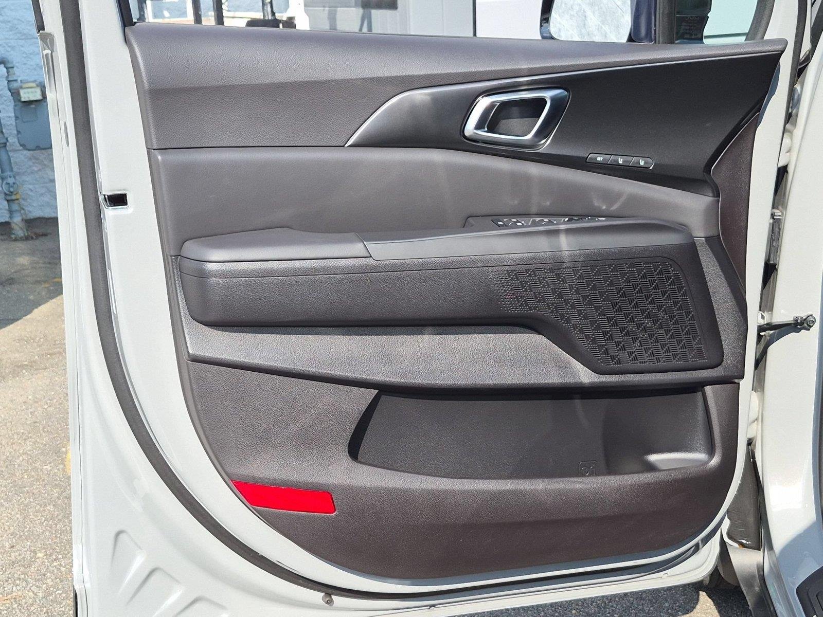 Used 2026 Ceramic Silver Kia SX image 15