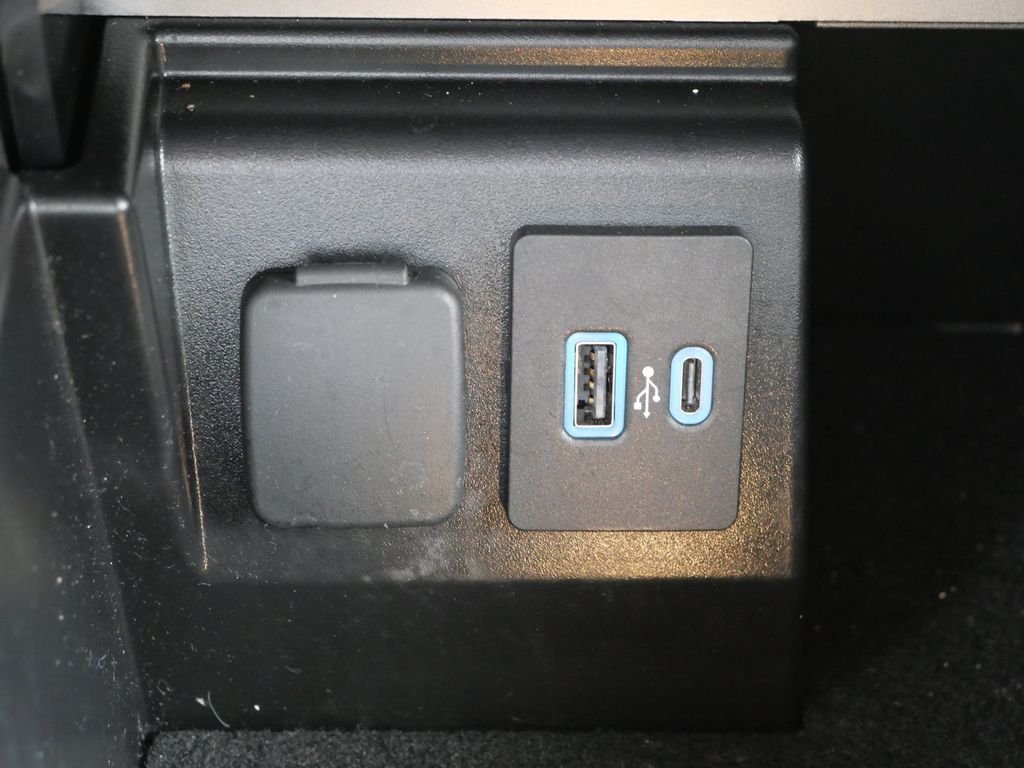 Certified Used 2023 Silver Ford XLT image 27