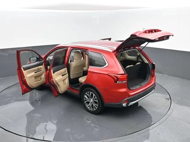 Used 2018 Red Mitsubishi GT image 29