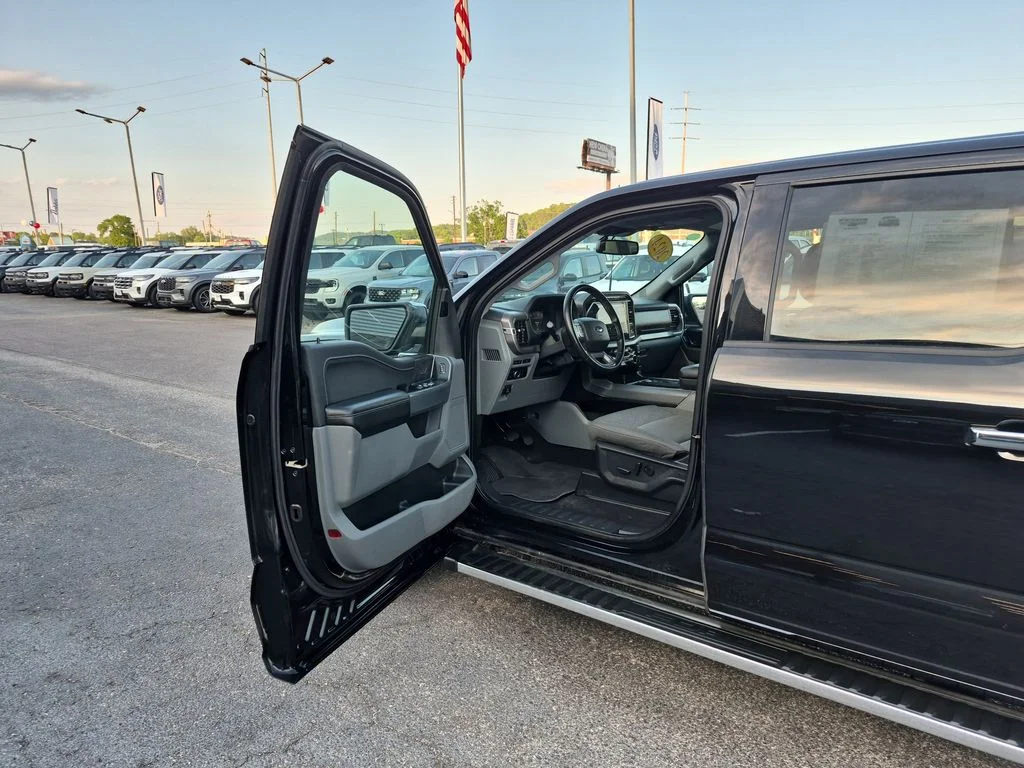 Used 2024 Black Metallic Ford XLT image 13