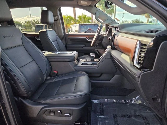 Used 2022 Silver GMC Denali image 17