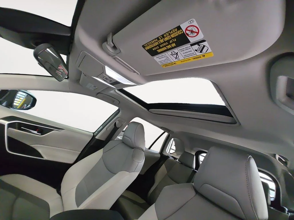 Used 2022 Gray Toyota XLE Premium image 12