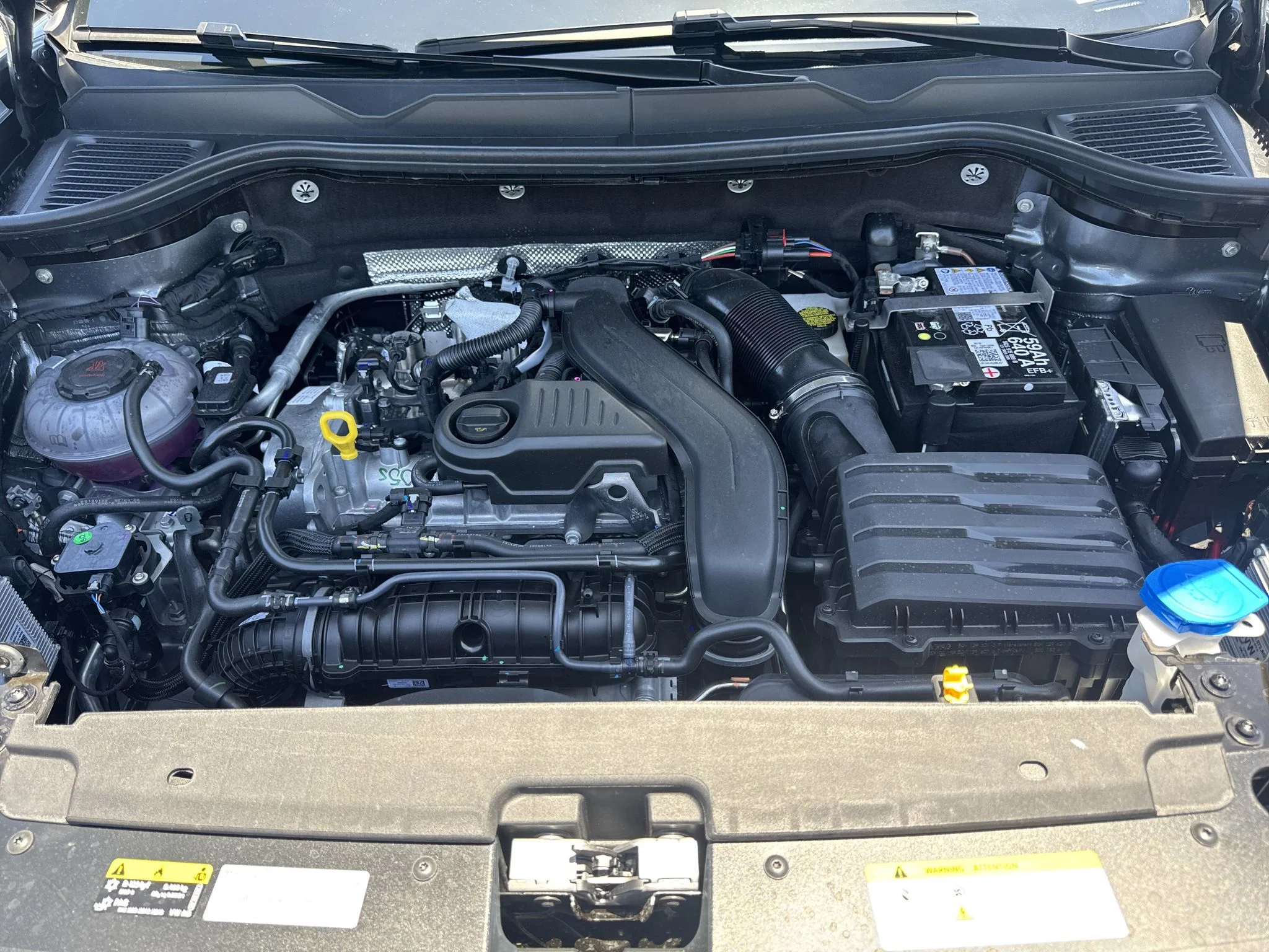 New 2026 Platinum Gray Metallic Volkswagen SE image 34