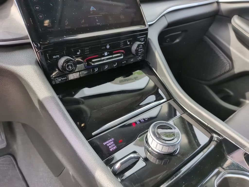 Used 2023 White Jeep Limited image 28