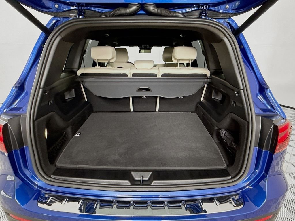 Used 2025 Blue Mercedes-Benz GLB 250 image 22