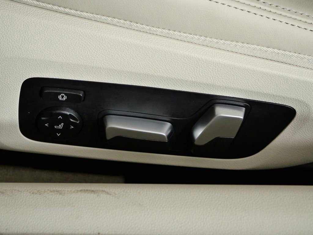 Used 2026 Black Sapphire Metallic BMW 840i image 36