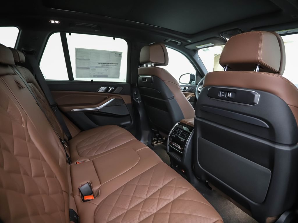 New 2026 Carbon Black Metallic BMW xDrive40i image 26
