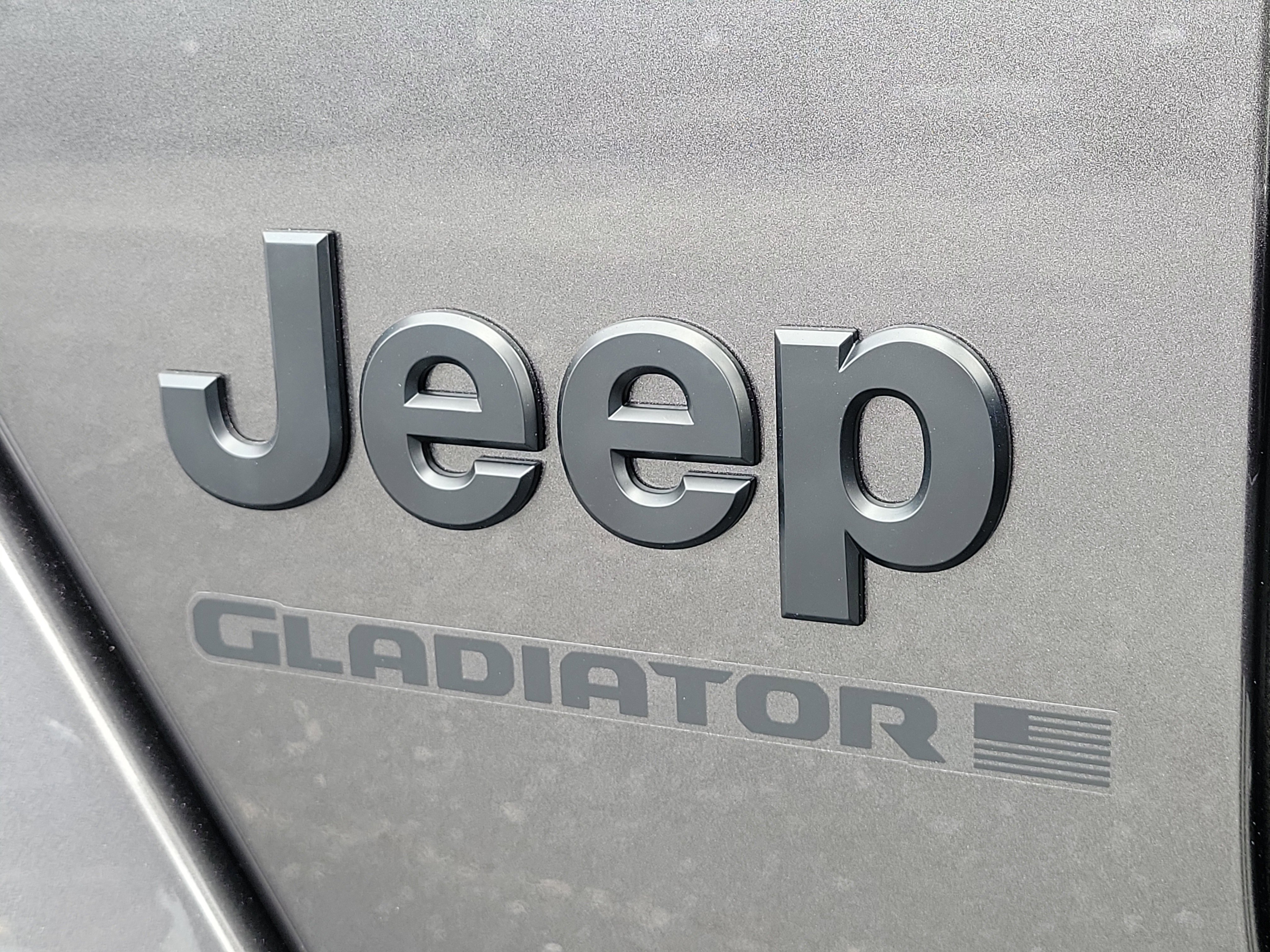 New 2026 Granite Crystal Metallic Clearcoat Jeep Sport S image 6