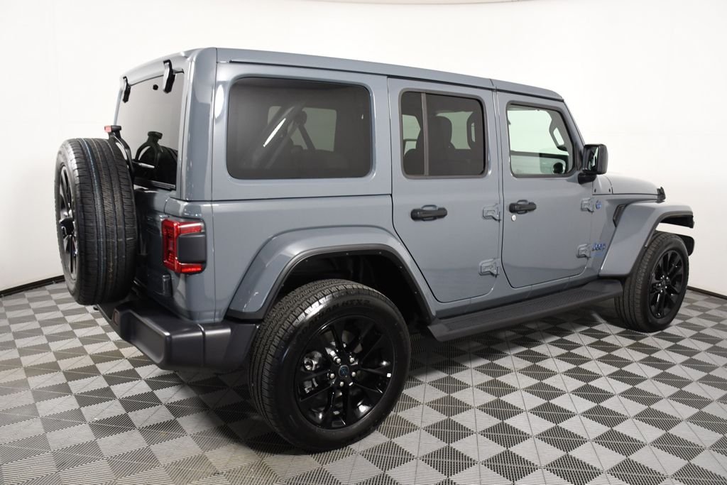 Used 2025 Anvil Clearcoat Jeep Sahara 4xe image 7