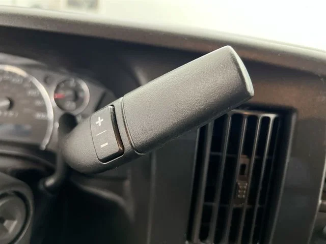 2024 GMC Savana Cargo Work Van - Photo 25