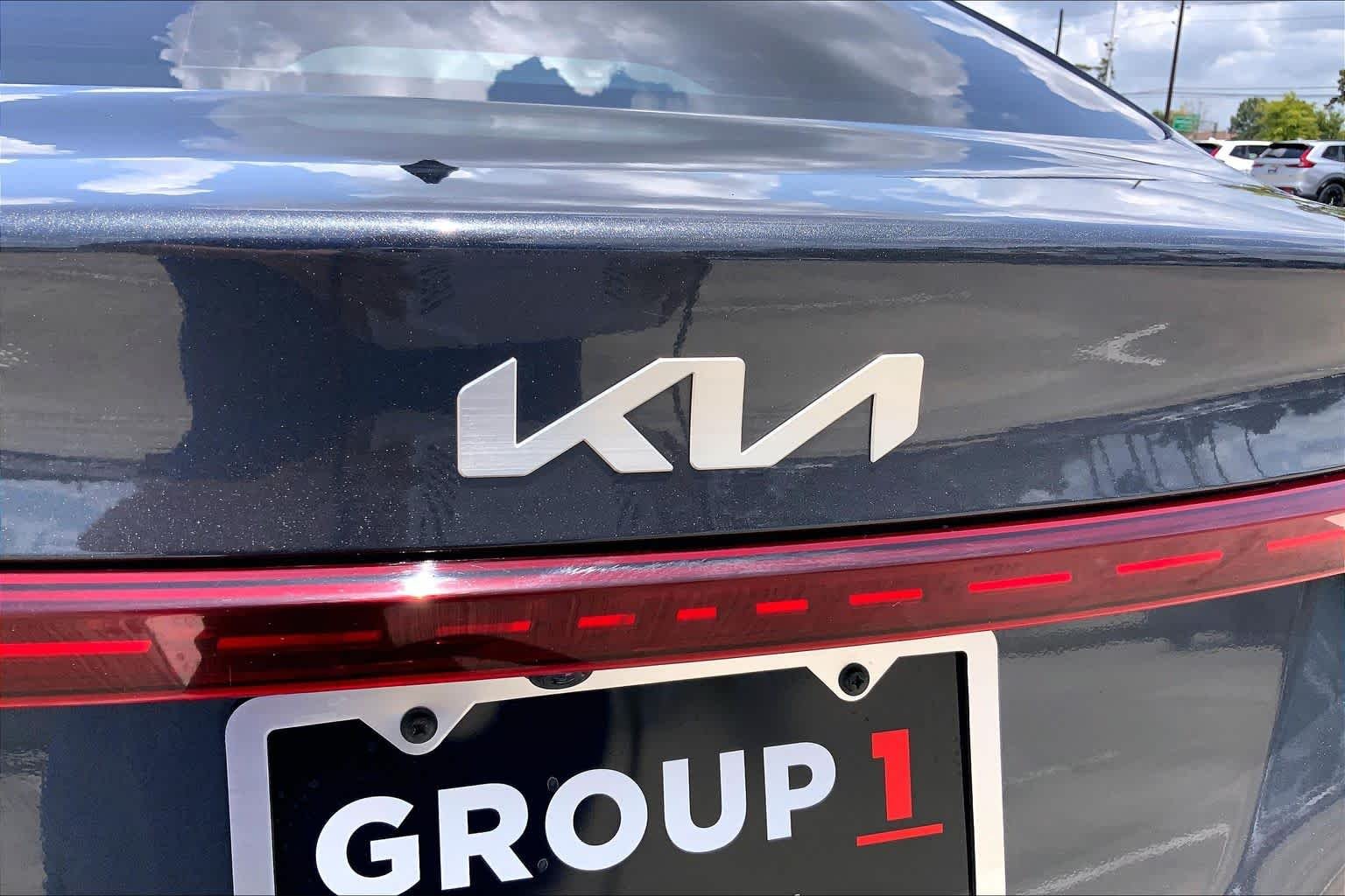 Used 2023 Gravity Gray Kia LXS image 10