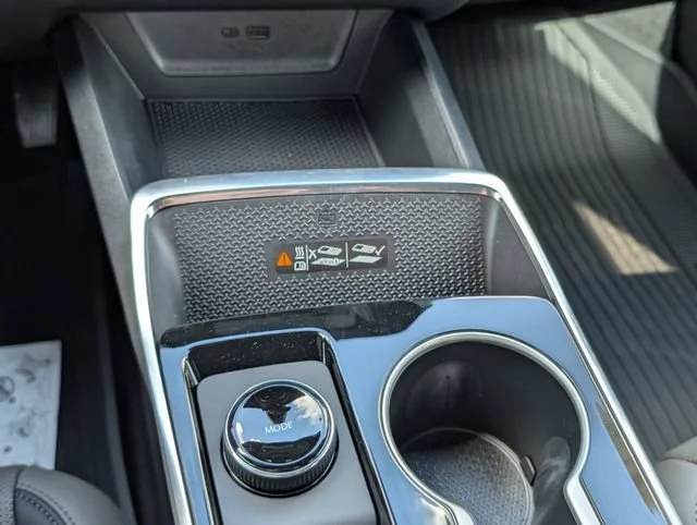 New 2027 Mosaic Black Metallic Chevrolet LT image 23