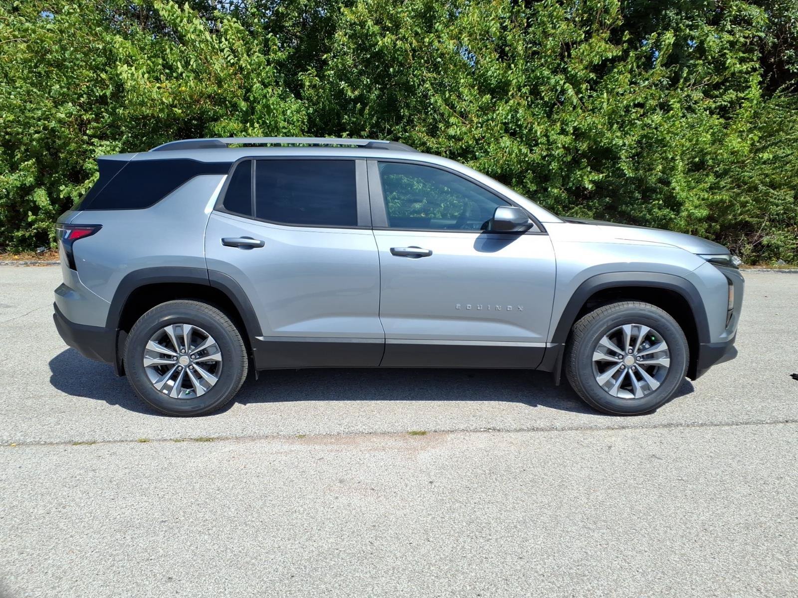 2027 Chevrolet Equinox LT - Photo 17